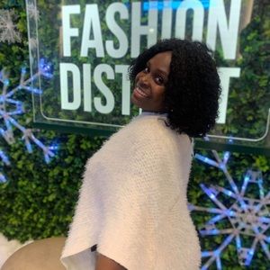 Meet your Posher, Derrina